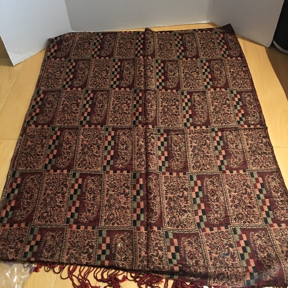 2 new scarfs - Picture 4 of 4